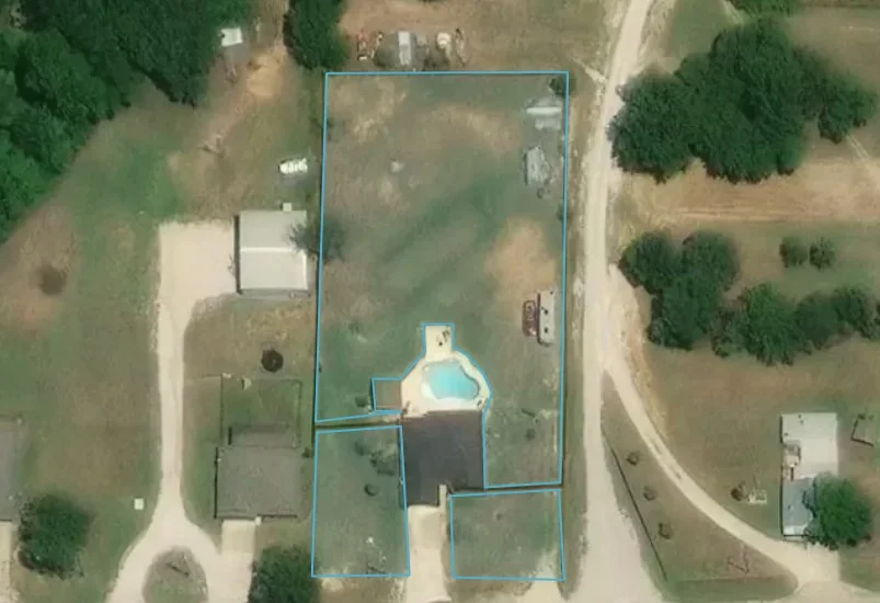 Satellite view of a yard traced for measurement